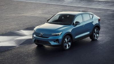 Volvo выпустила новый автомобиль с двумя электродвигателями
