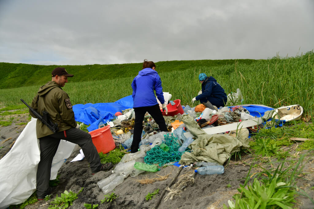 Ученые классифицировали морской мусор Камчатки
