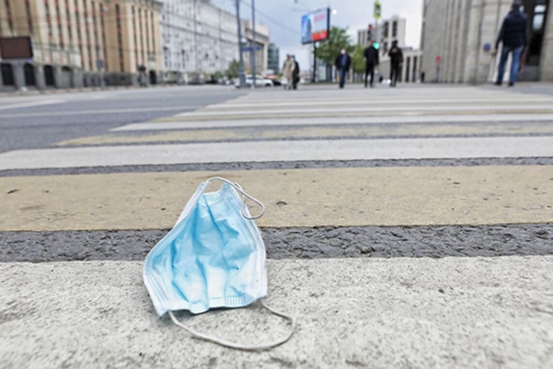 В Перми создали дорожное полотно из использованных масок