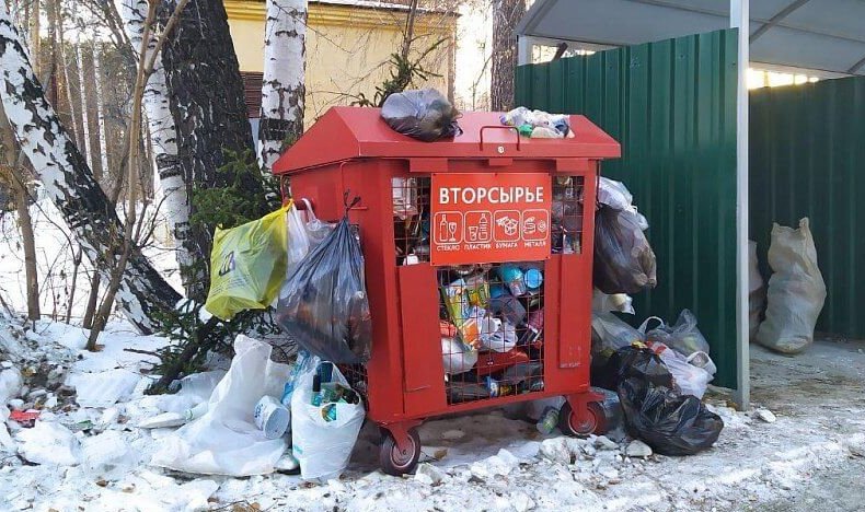 Челябинские активисты взяли на себя контроль за мусорными контейнерами