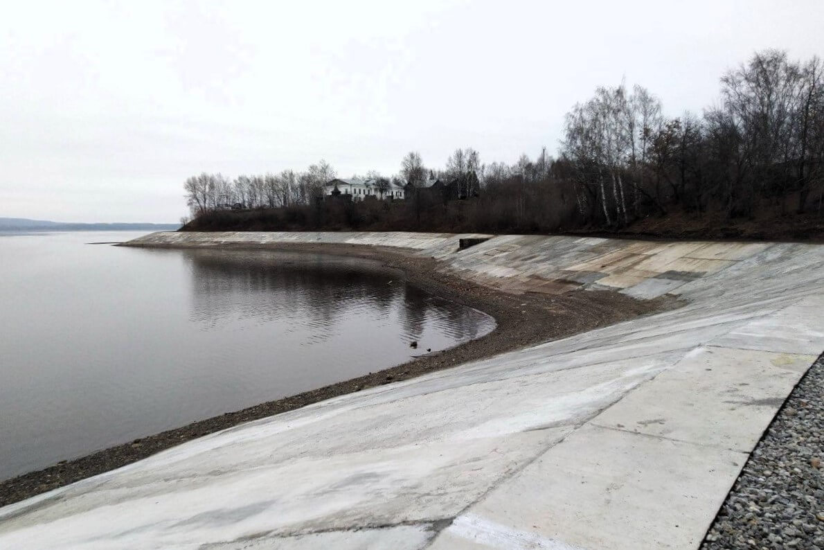 На Воткинском водохранилище досрочно укрепили участок берега